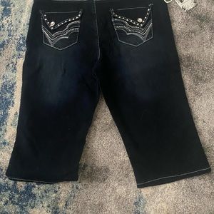 Size 16 cropped jeans with jeweled rear pockets NWT